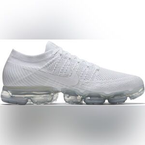 Nike Air Vapormax Flyknit shoes in White-sail/Light Bone